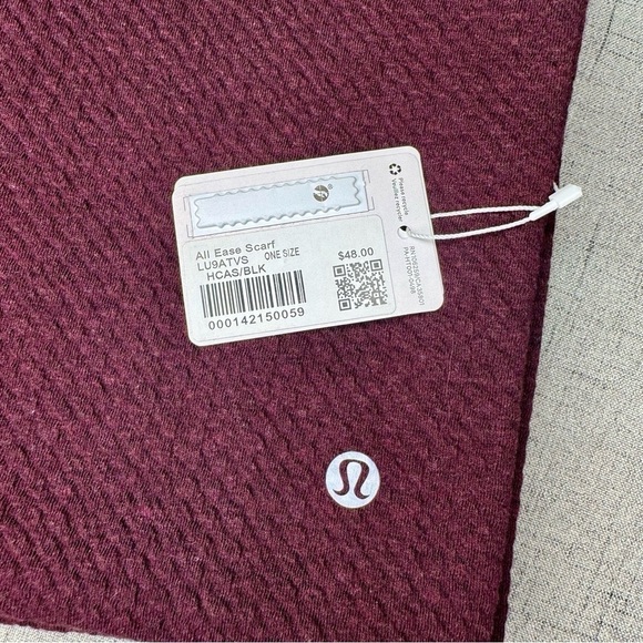Lululemon All Ease Winter Scarf Heathered Cassis & Black NWT - Picture 7 of 7